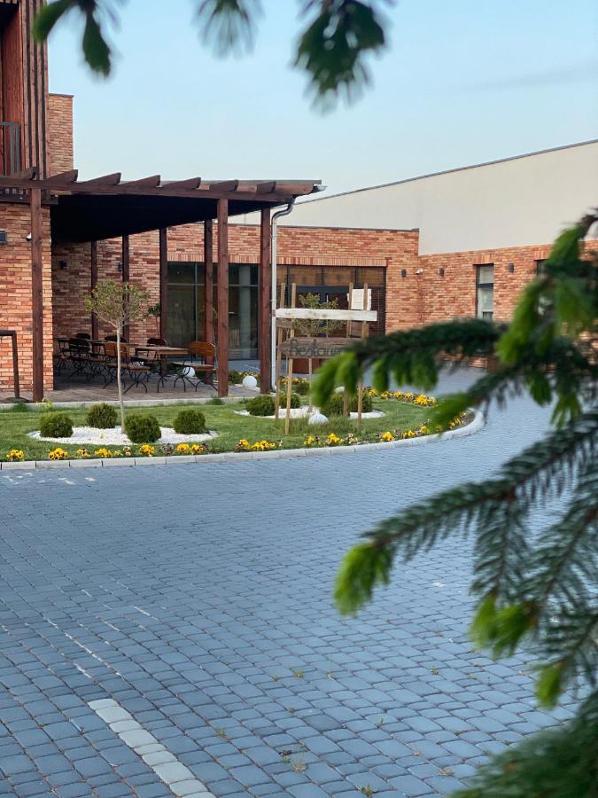 Zajazd W Bialej Grodzisk Wielkopolski Bagian luar foto